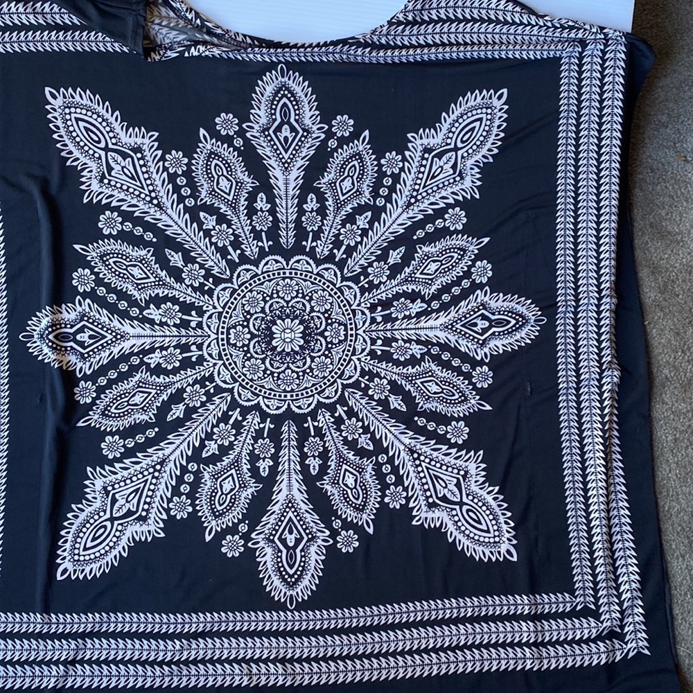 Black & white size small top - Picture 6 of 6